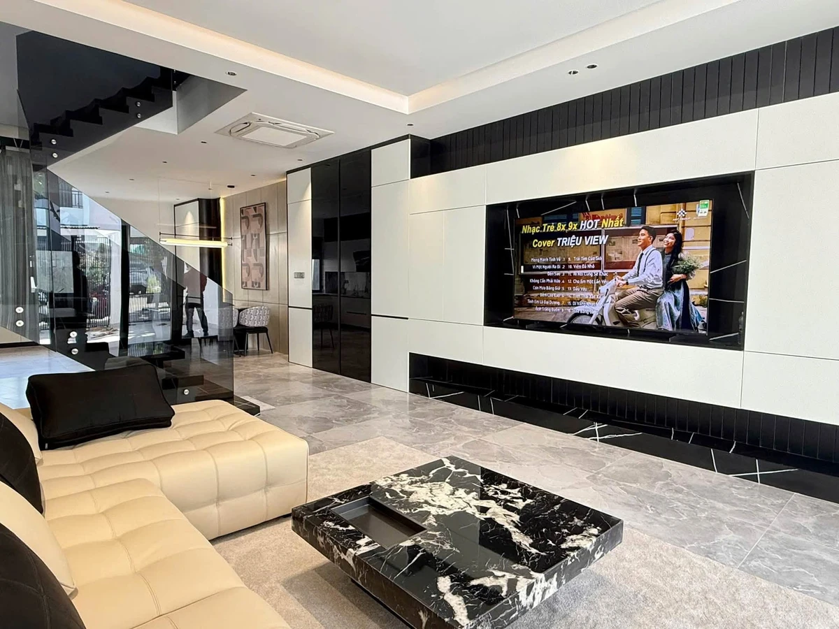 Bán nhà 3 tầng 3PN 100m2 nội thất cao cấp Mỹ Gia - Ảnh 1
