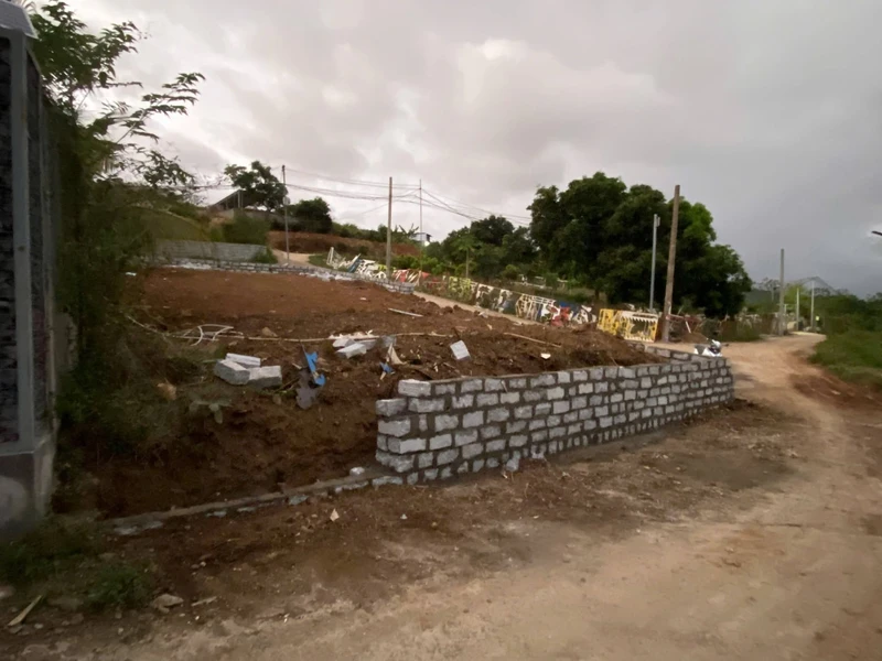 Bán lô góc 3 mặt tiền 244m2 Vĩnh Phương 549 triệu