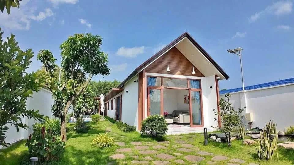 Bán nhà cấp 4 với vườn cây ăn trái 2400m2 - Ảnh 1
