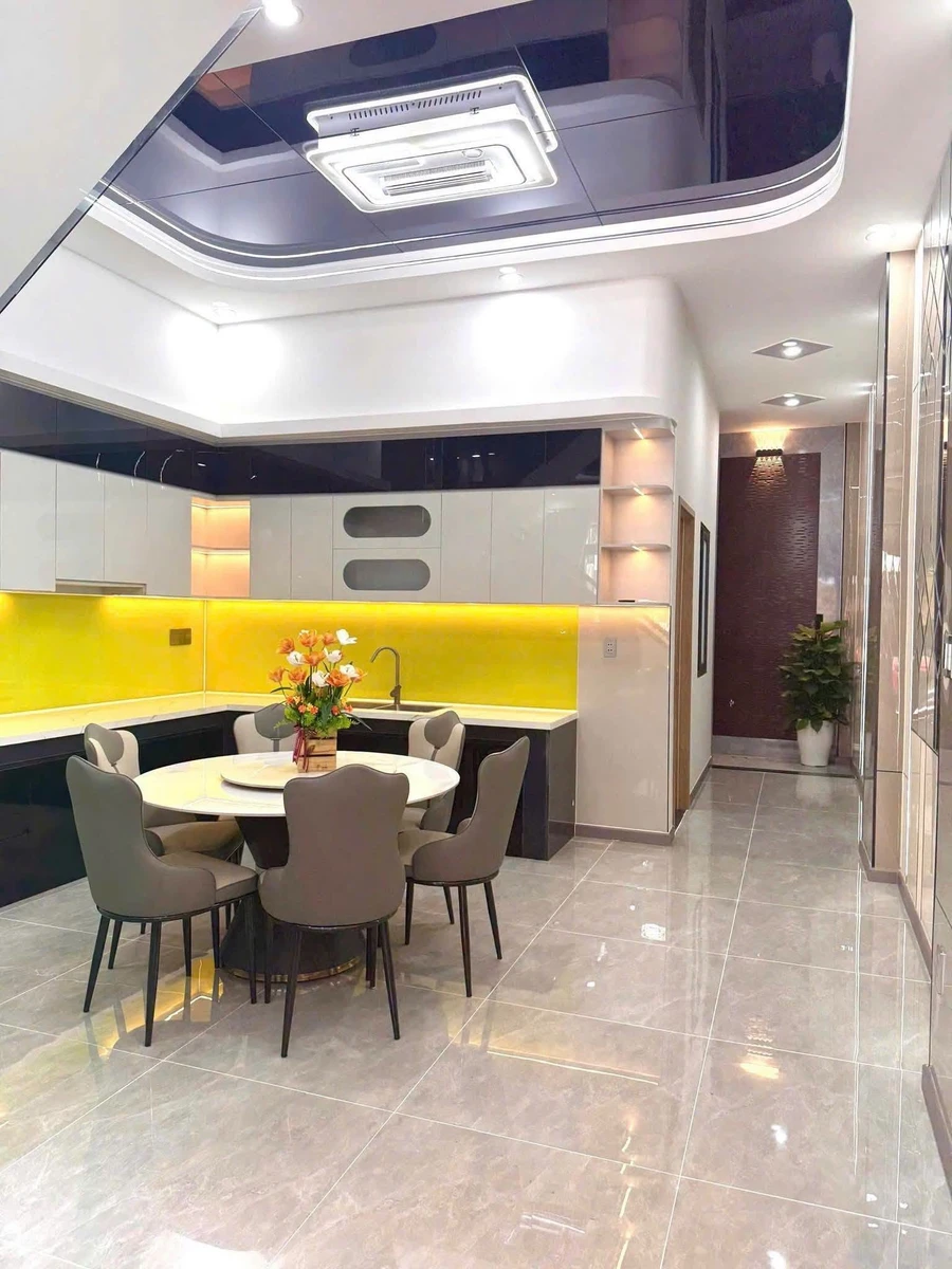 Bán nhà 3 lầu 100m² Dĩ An, nội thất cao cấp 7.8 tỷ - Ảnh thu nhỏ 4