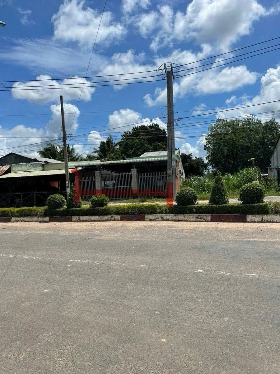 Bán nhà đất mặt tiền đường 30/04, 963m2, Tân Biên - Ảnh 1