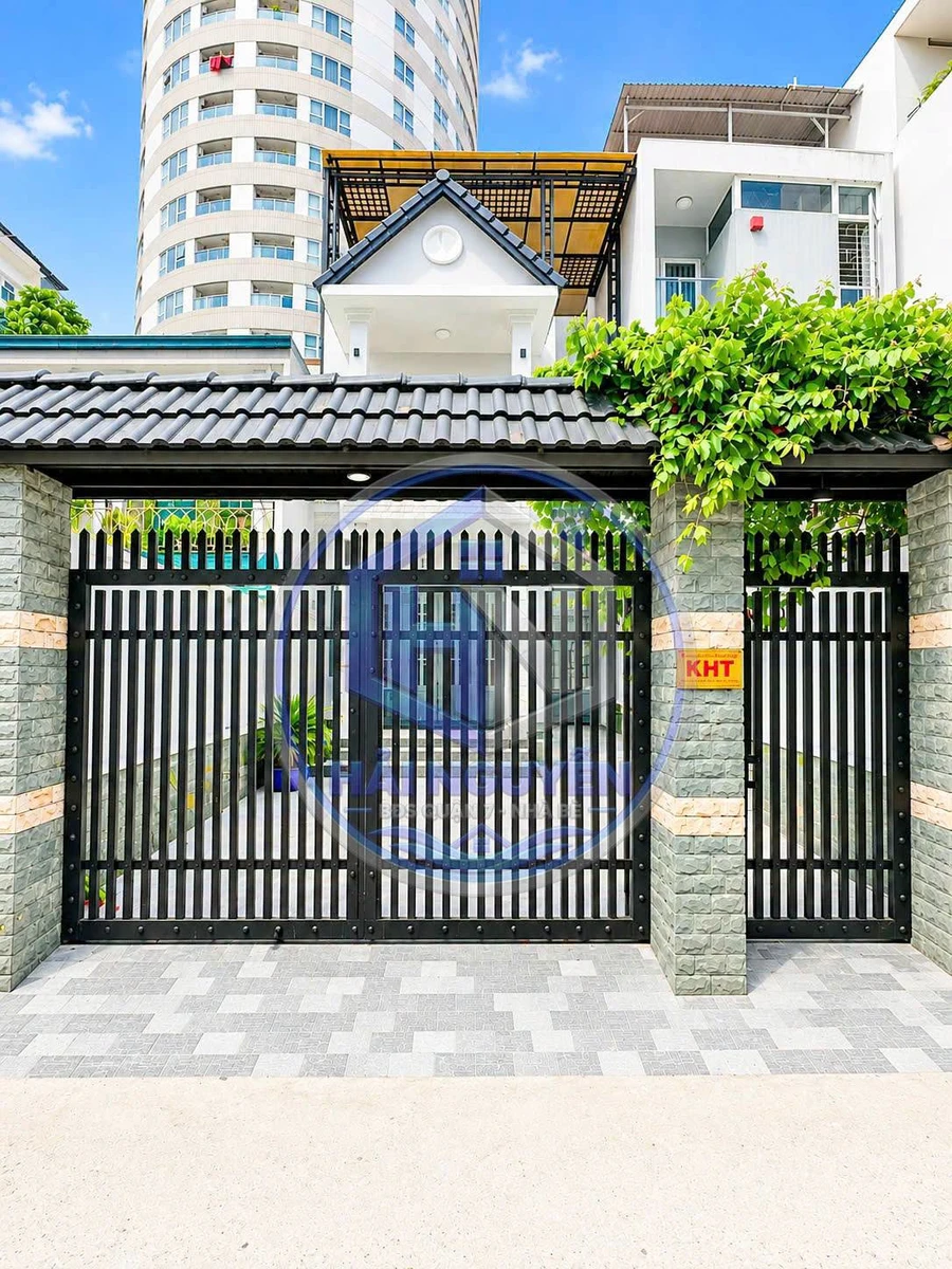 Bán nhà 3 tầng hẻm xe hơi Huỳnh Tấn Phát Q7, 150m2, 14.5 tỷ - Ảnh 1
