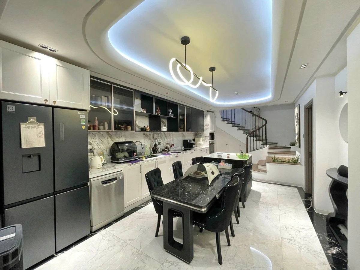 Bán nhà mặt tiền Phú Nhuận, 4 tầng, 5PN, 113m2, 2 tỷ - Ảnh thu nhỏ 4