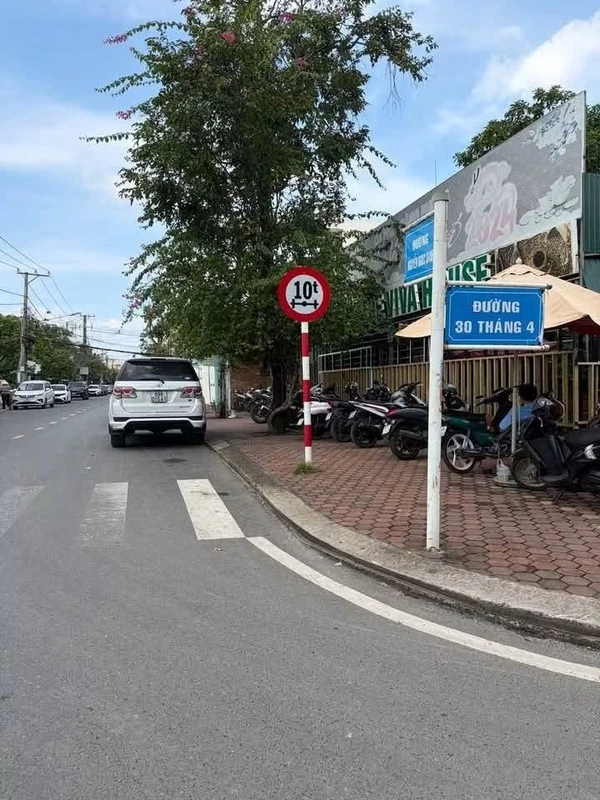 Bán nhà cấp 4 nằm trung tâm Phường 5 Cà Mau, 99m2, giá 2 tỷ 300 triệu