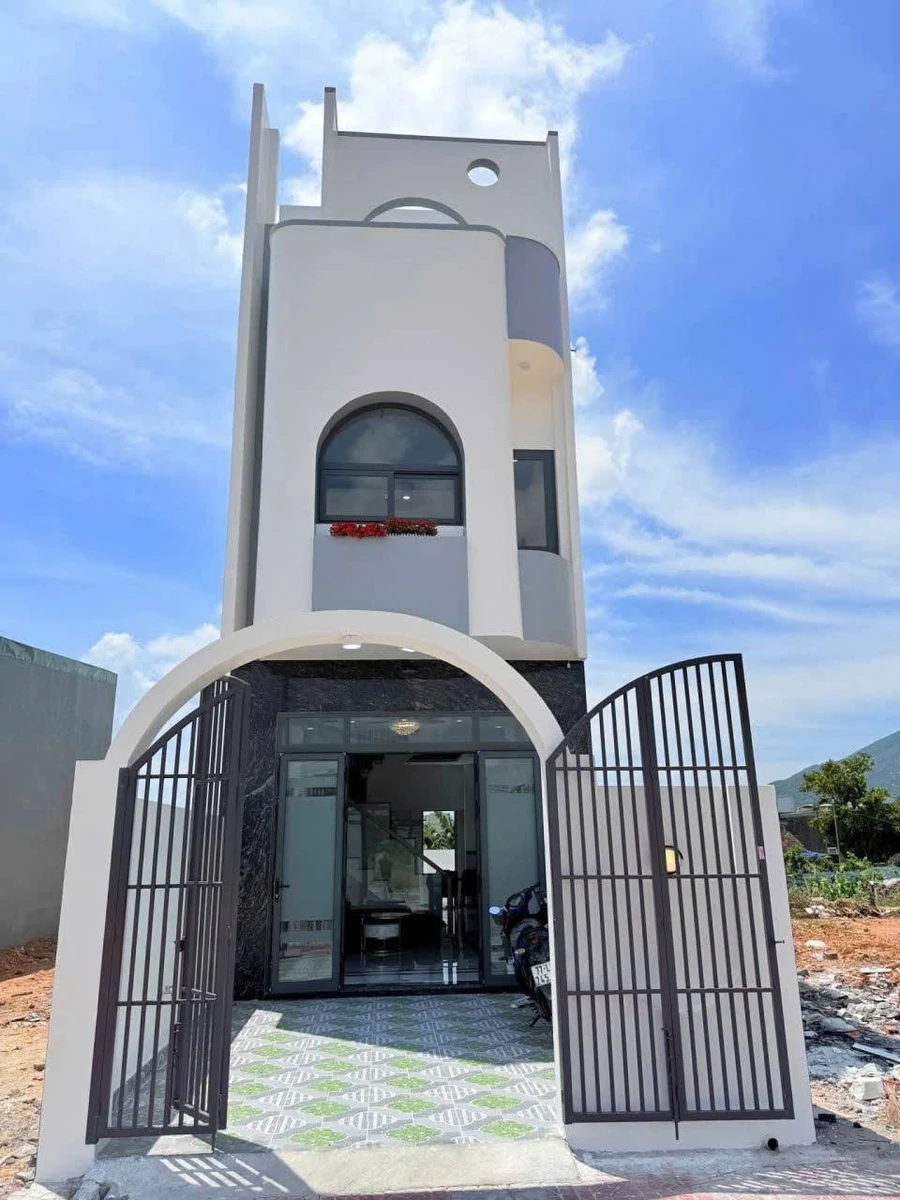 Bán nhà 3 mê 74m2 khu TĐC Nhơn Phú cách biển 3km Quy Nhơn - Ảnh 1