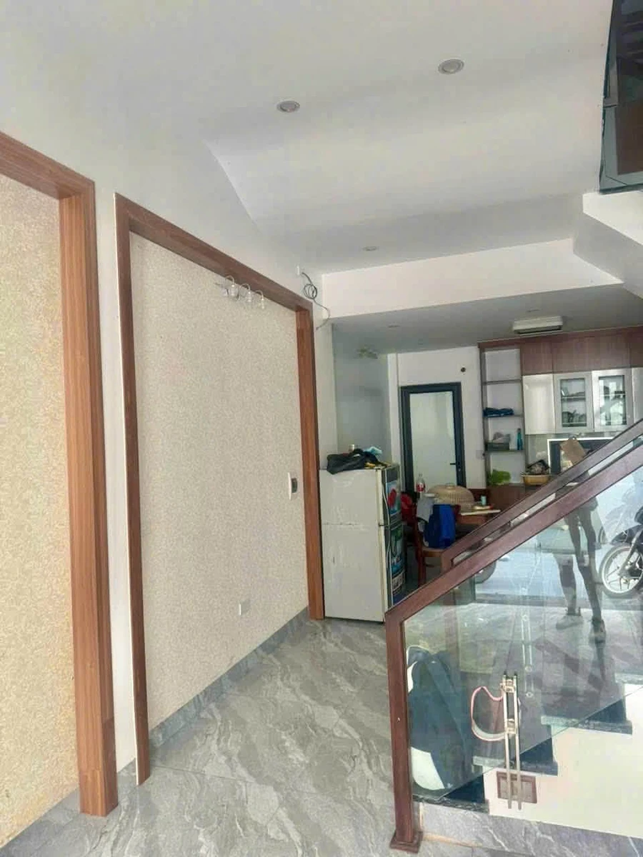 Bán nhà 4 tầng 42m2 tại ngõ Nguyễn Thị Duệ, 3 PN - Ảnh 1