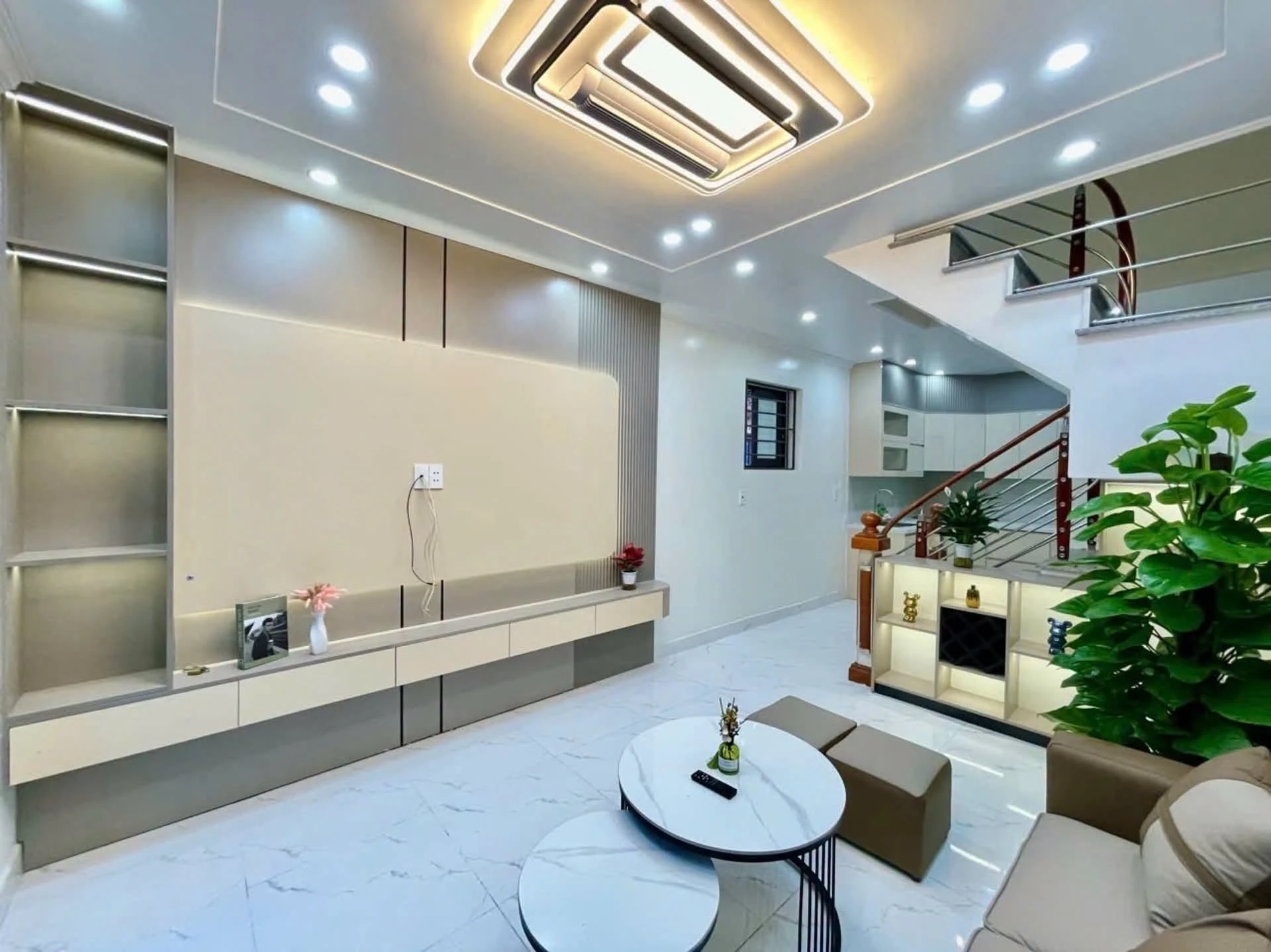 Bán nhà mặt tiền Lạch Tray 39m2, 2 tỷ 760 triệu, Quận 1 - Ảnh 1