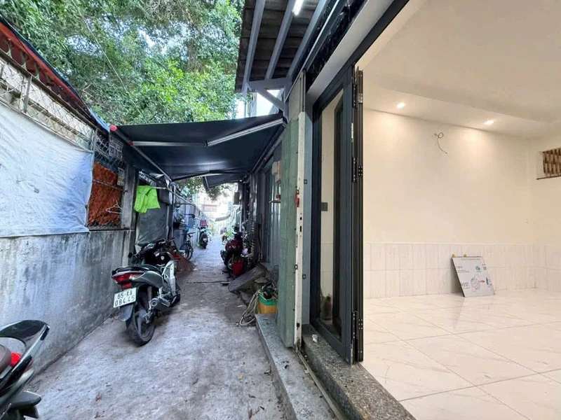 Bán nhà mặt tiền Khúc Thừa Dụ 129m² 4 tỷ 2 5ty100tr