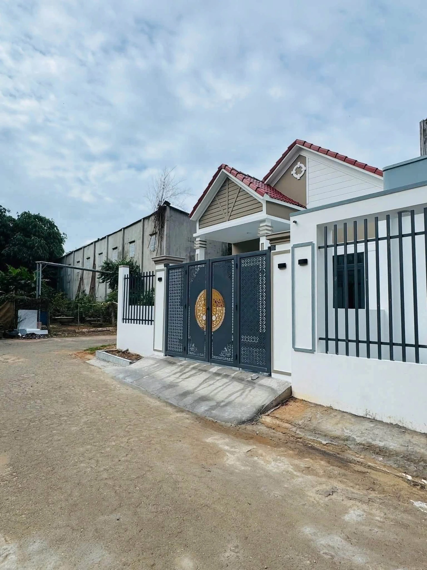 Nhà cấp 4 mái Thái 3 phòng ngủ Mỹ Phước 1,88 tỷ - Ảnh 1
