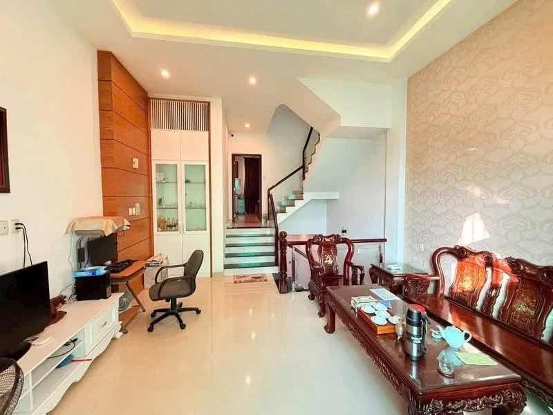 Bán nhà mặt tiền 75m² 4PN 5WC Vũng Tàu 8.6 tỷ - Ảnh thu nhỏ 3