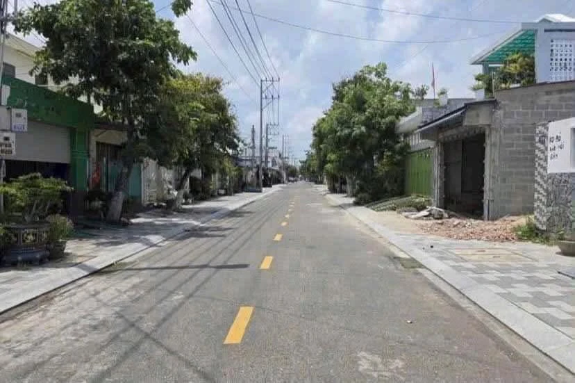 Bán nhà lầu mặt tiền đường Trần Quang Diệu Phan Thiết 100m2 - Ảnh 1
