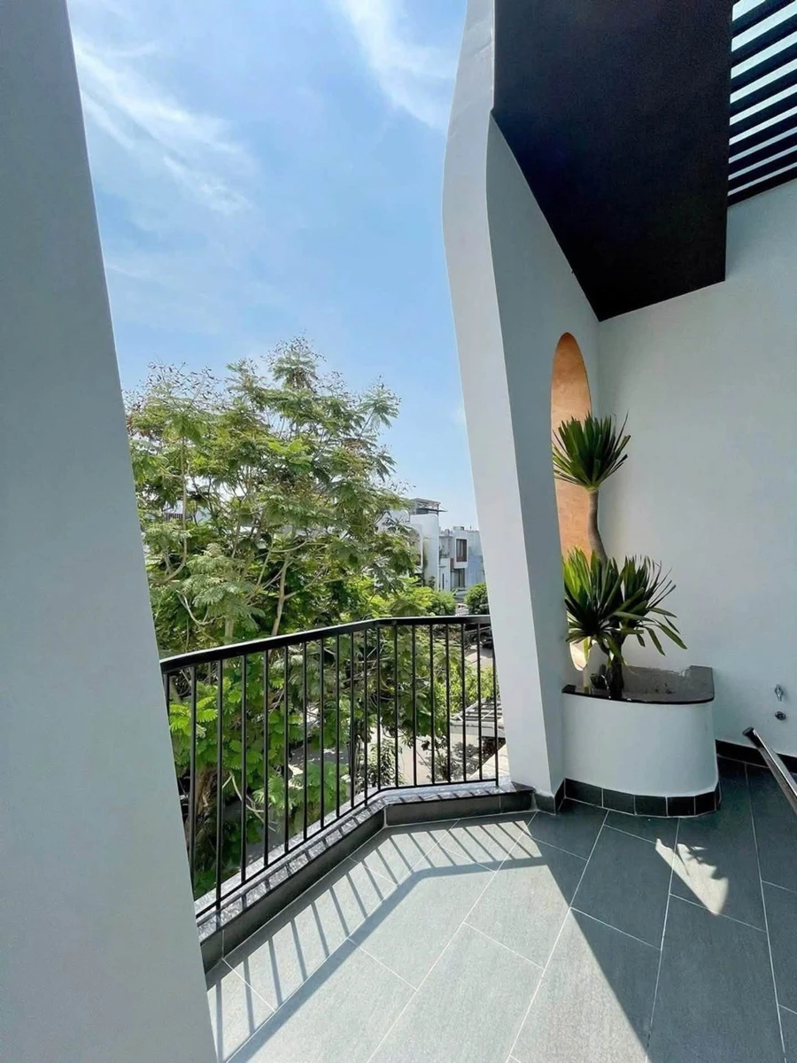 Bán nhà mặt tiền 100m2 Huỳnh Ngọc Đủ Quận 7, 8 tỷ - Ảnh thu nhỏ 2