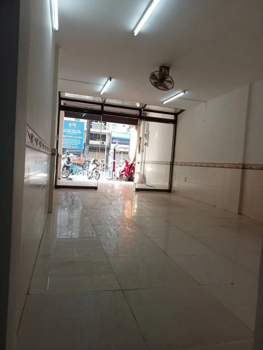 Cho thuê nhà mặt tiền Trần Hưng Đạo 4x38m 35 triệu/tháng Quận 5 - Ảnh thu nhỏ 2