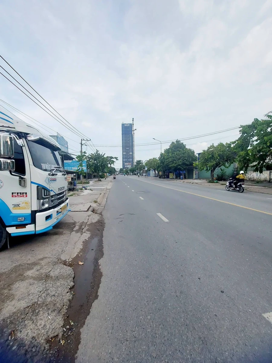 Bán kho mặt tiền ĐT743 856m², phường Dĩ An, giá khoảng 16 tỷ - Ảnh 1