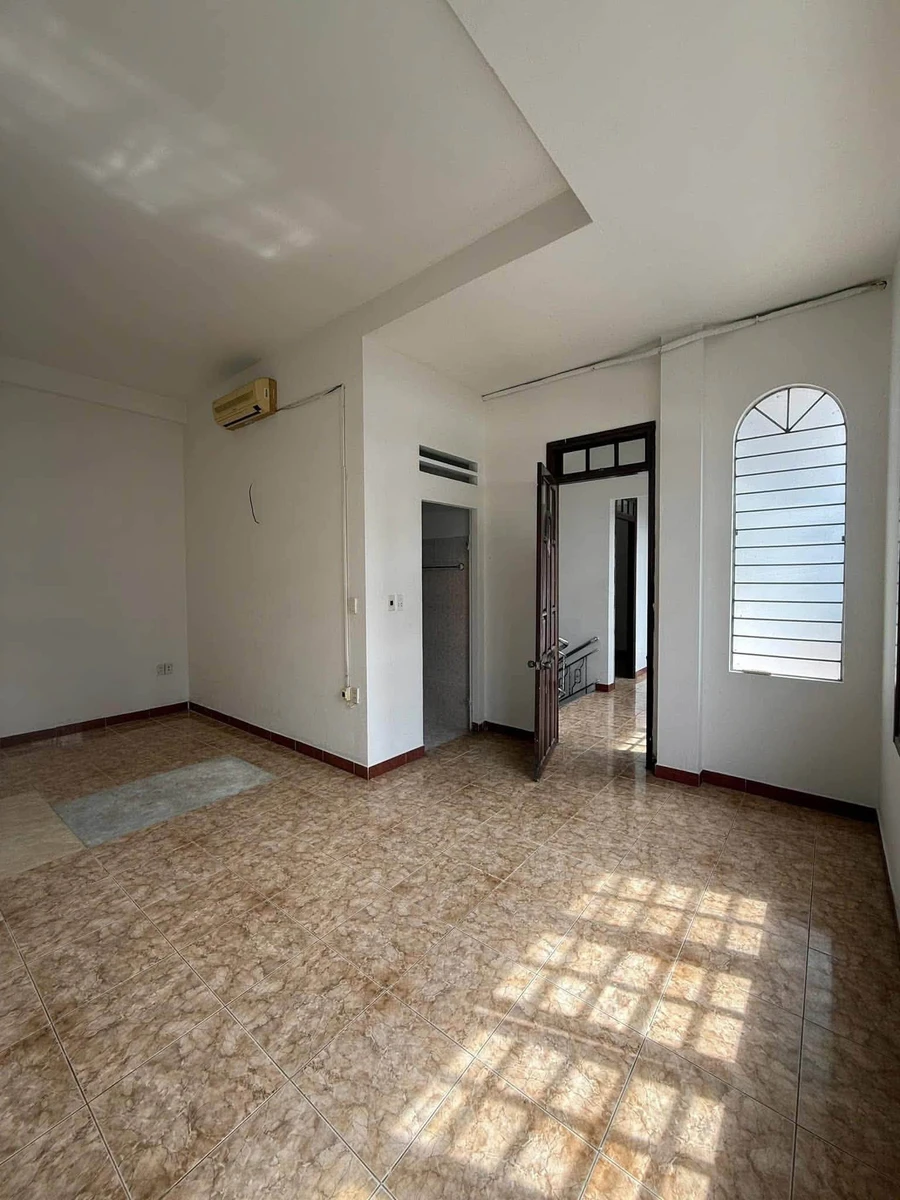 Nhà 3 tầng góc 2 mặt tiền 83.6m2, Bình Hoà, giá 8.4 tỷ - Ảnh thu nhỏ 2