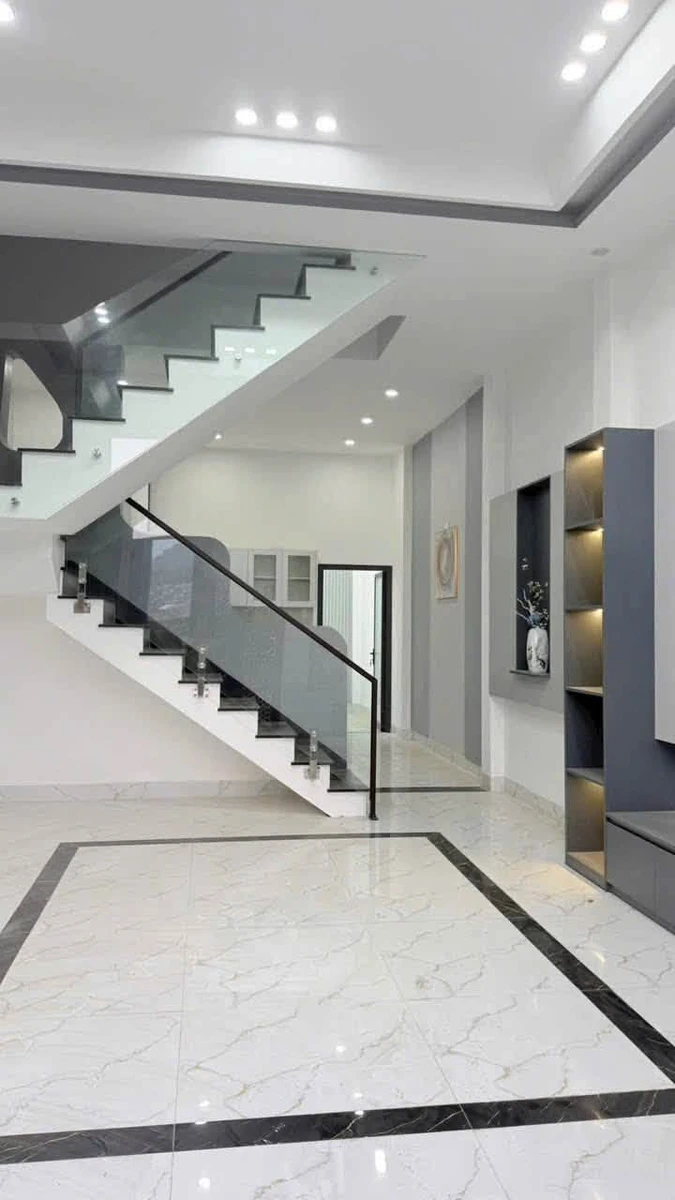 Bán nhà mặt tiền 3 tầng 60.5m2 Quy Nhơn Đông 4 tỷ - Ảnh 1