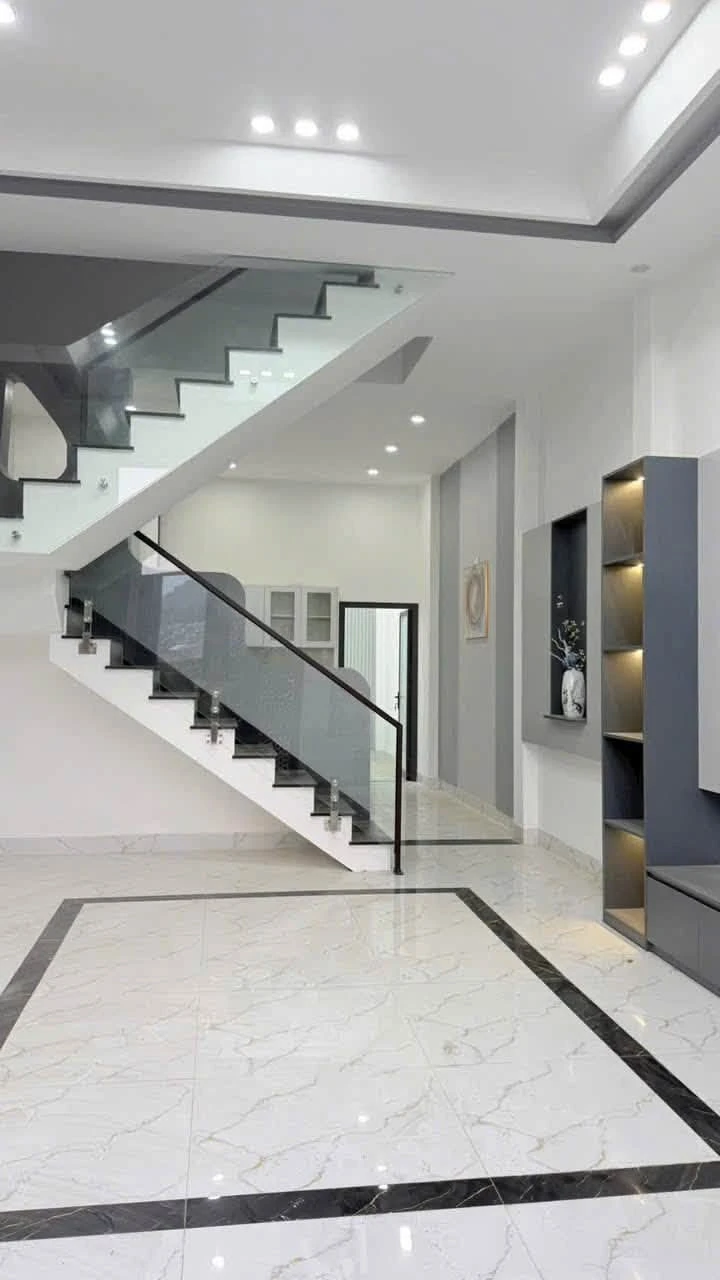 Bán nhà mặt tiền 3 tầng 60.5m2 Quy Nhơn Đông 4 tỷ - Ảnh 1