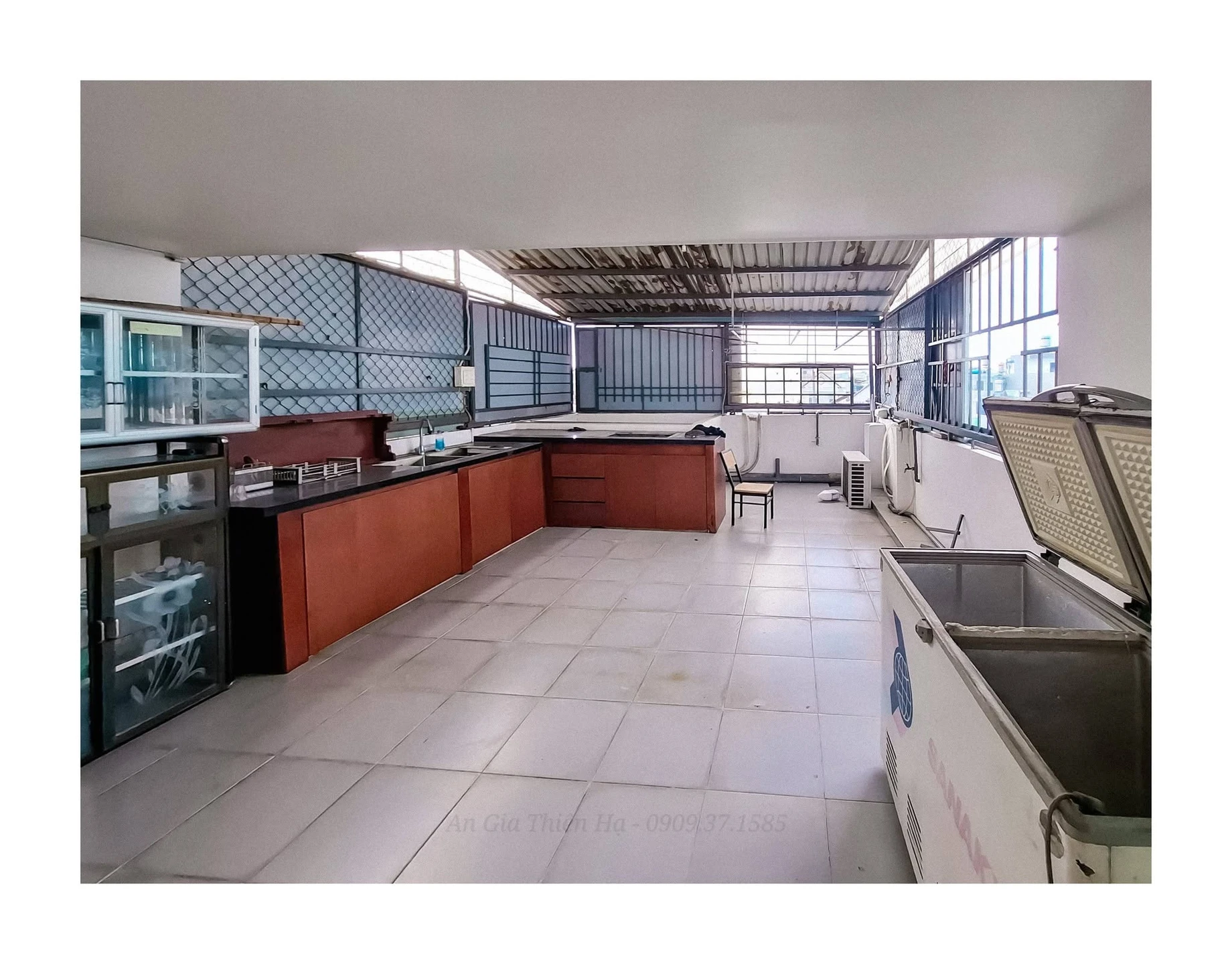 Bán nhà phố 5 tầng 125m² MT kinh doanh gần sân bay, metro Gò Vấp - Ảnh 1