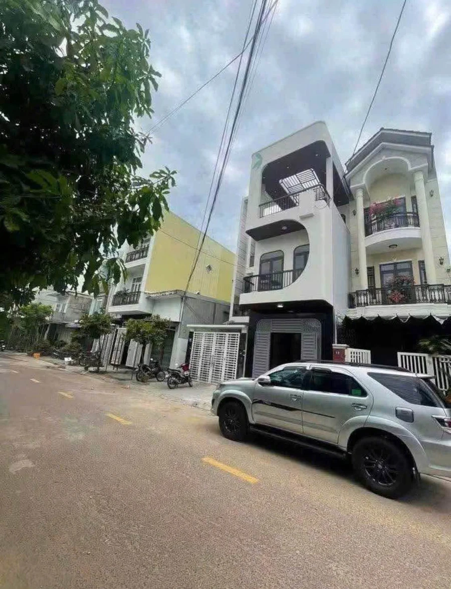 Bán nhà 3 phòng ngủ mặt tiền đường Hà Thanh 1, Quy Nhơn - Ảnh 1
