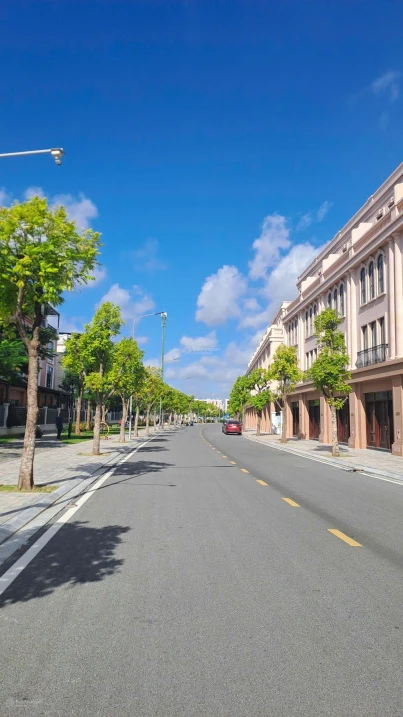 Shophouse liền kề xẻ khe khu Đảo Vua, Vinhomes Vũ Yên. Phía sau là sông, kinh doanh cực đẹp - Ảnh 1