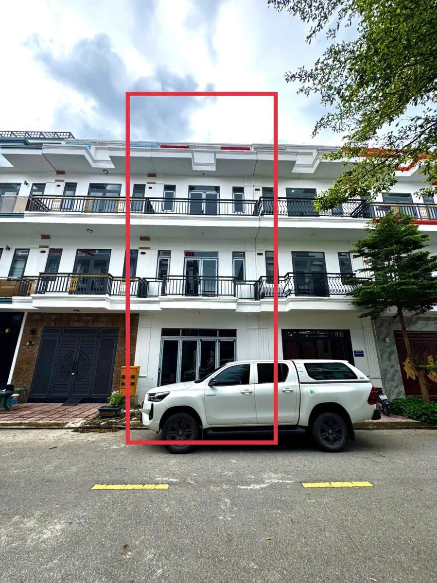 Bán nhà 2 lầu 60m² giá 3,3 tỷ Thuận An Bình Dương - Ảnh 1