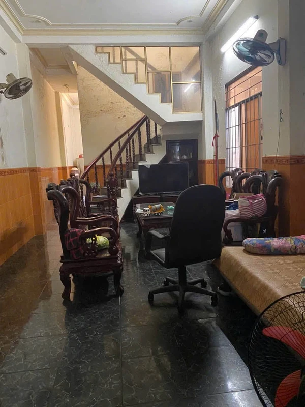 Bán nhà 2 tầng mặt tiền 161m² Lý Nam Đế Nha Trang