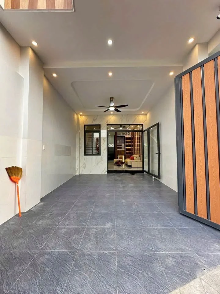 Bán nhà 1 trệt 2 lầu Tân Phong 4.5×17m, 4 tỷ 180 - Ảnh thu nhỏ 3