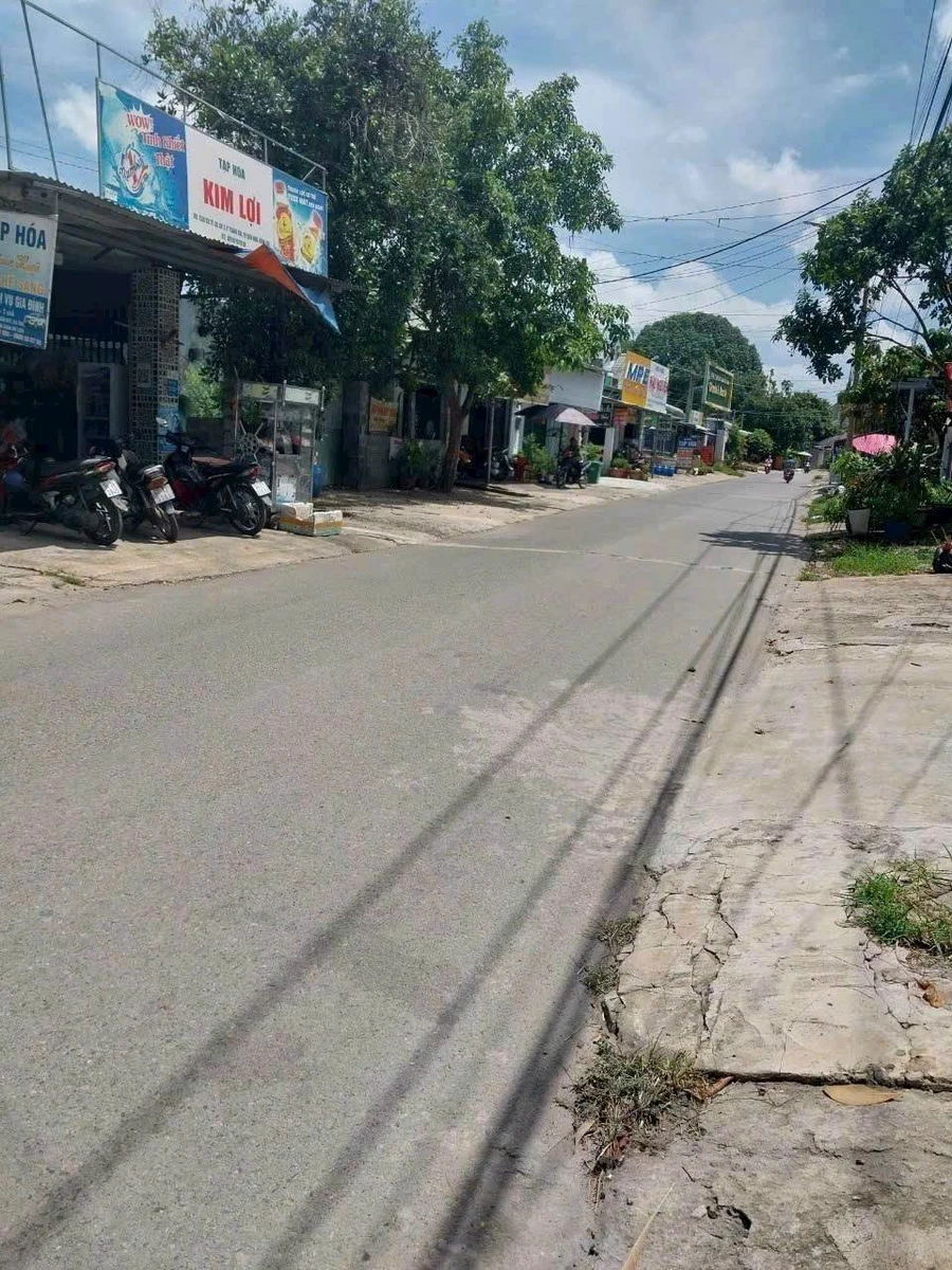 Nhà mặt tiền sổ riêng 200m² Trảng Dài, Đồng Nai - 4.7 tỷ - Ảnh 1
