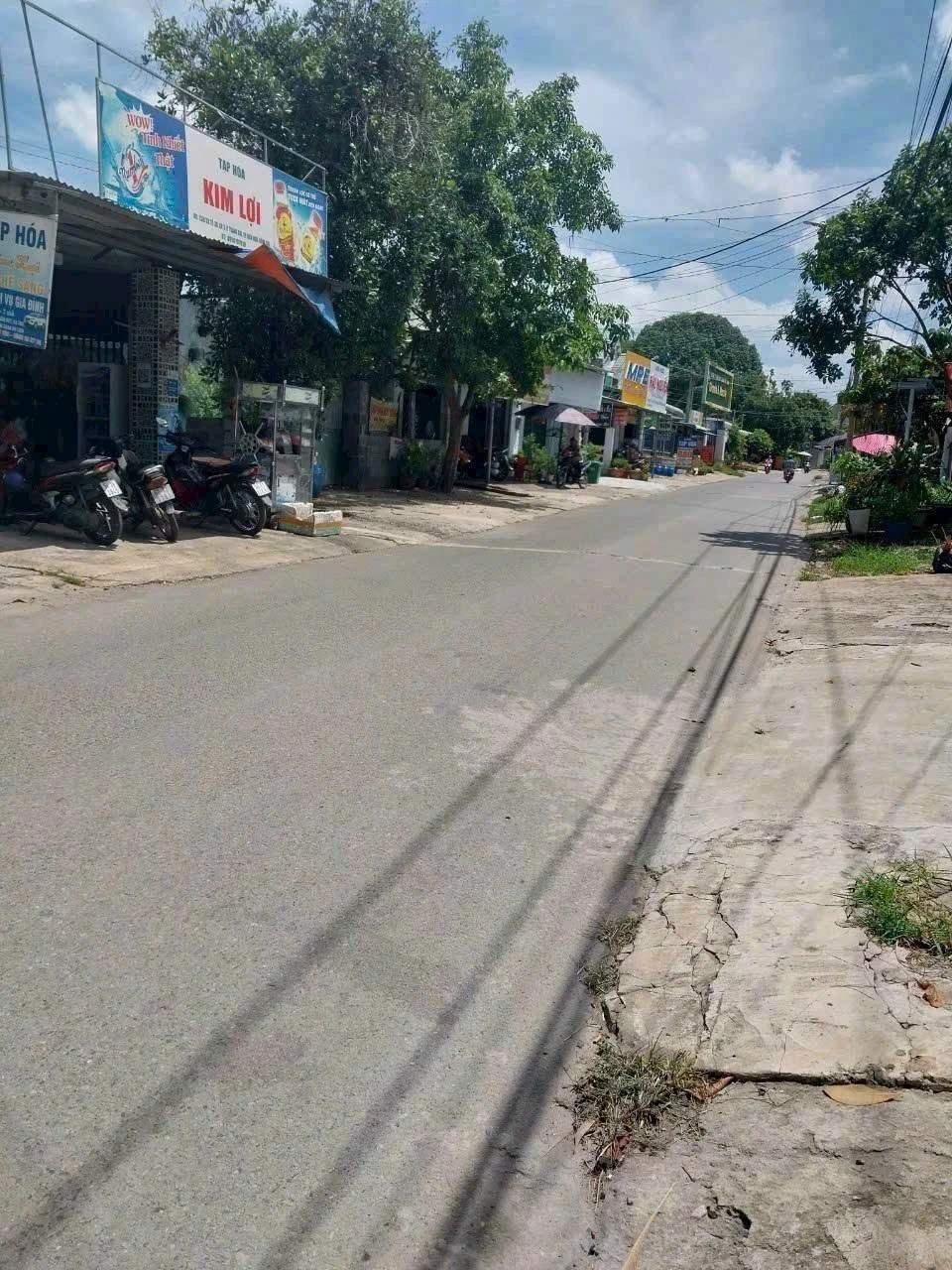 Nhà mặt tiền sổ riêng 200m² Trảng Dài, Đồng Nai - 4.7 tỷ - Ảnh 1