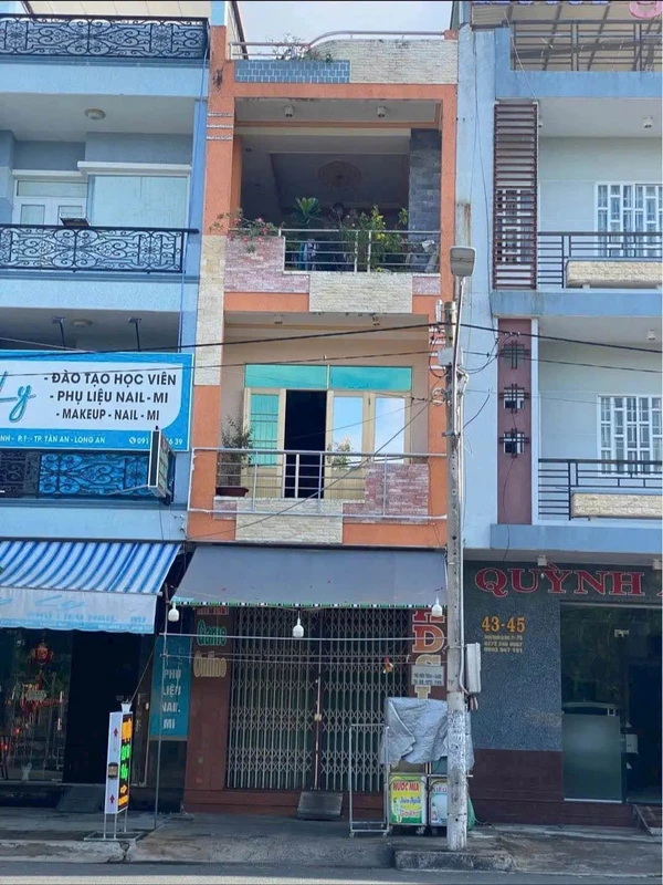 Bán nhà 1 trệt 2 lầu 79,6 m² Tân An Long An