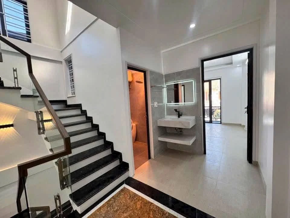 Bán nhà 3 tầng 98m² sân cổng riêng, đường ô tô tránh nhau tại Quán Trữ, Kiến An, Hải Phòng - Ảnh thu nhỏ 5