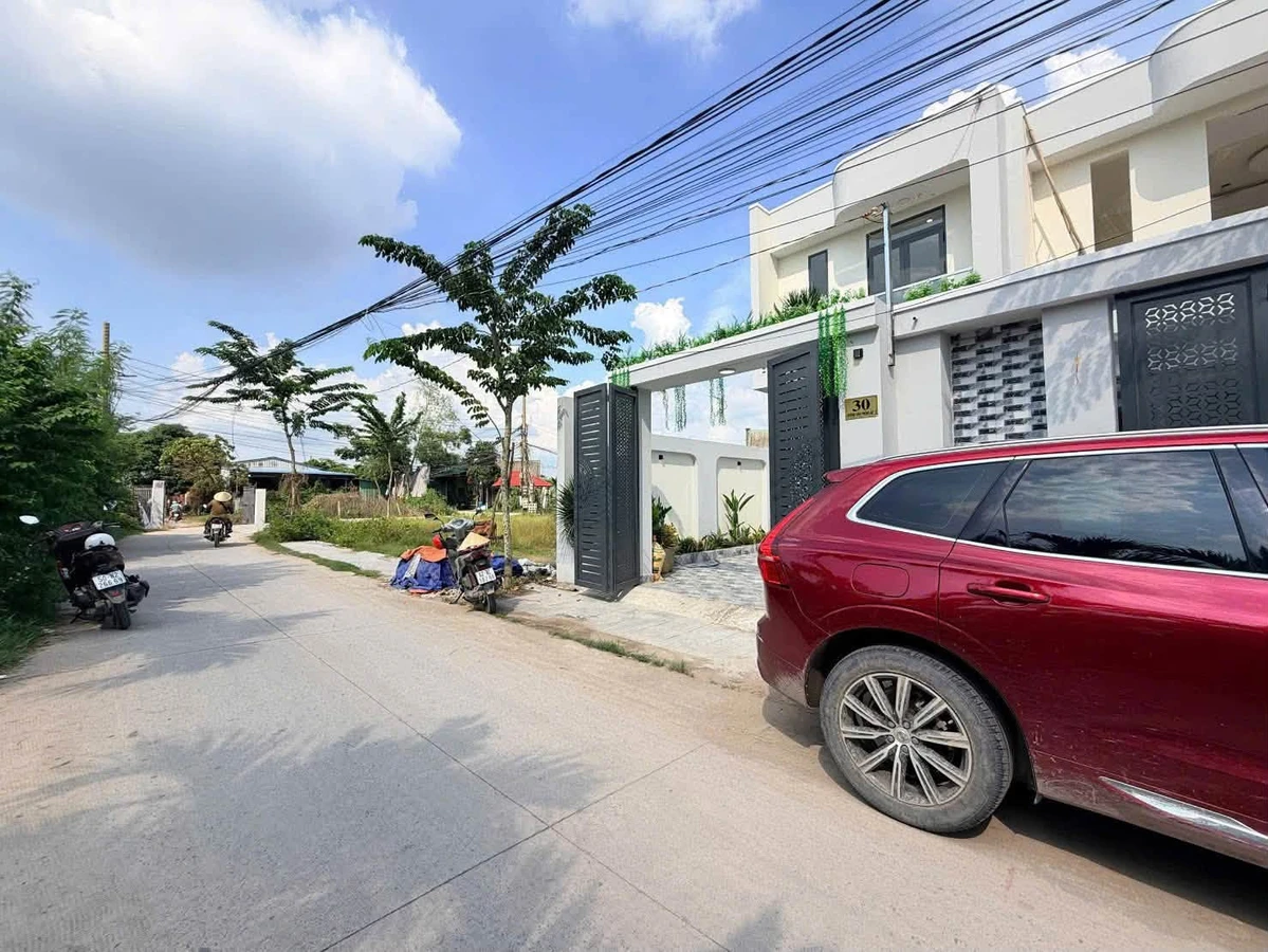 Bán nhà 140m² 3PN 3WC có hồ bơi Đức Hòa 2,55 tỷ - Ảnh thu nhỏ 3