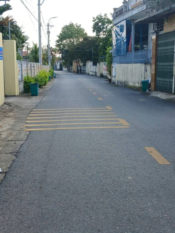 Bán nhà 3 tầng 4 PN 100m2 Đông Tiến trên 2 tỷ