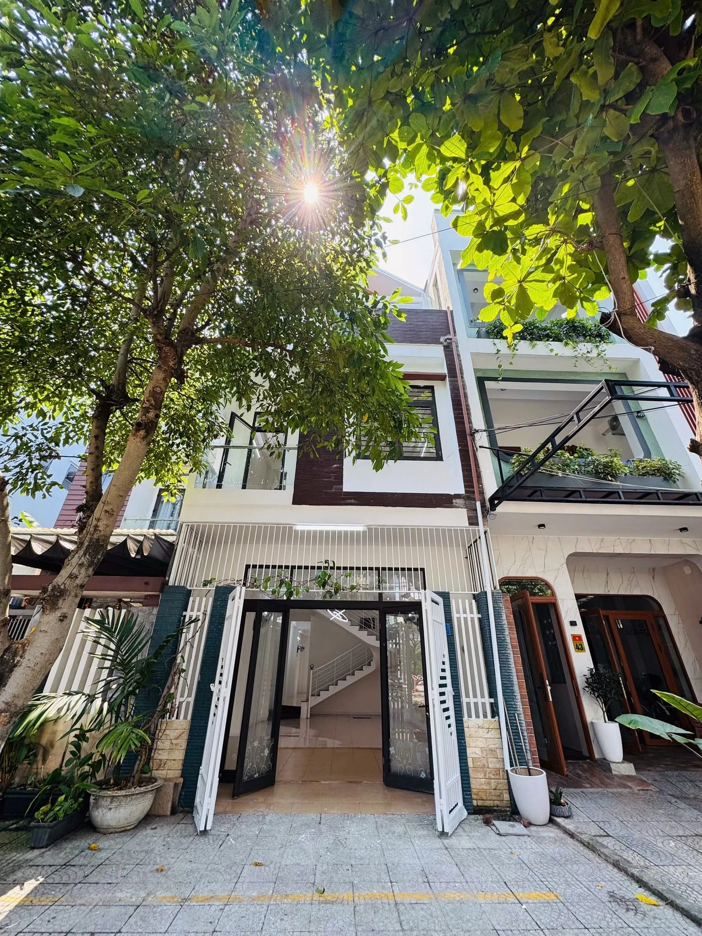 Bán nhà mặt phố Lý Đạo Thành 100m² 5PN 3 tầng 10.8 tỷ - Ảnh 1