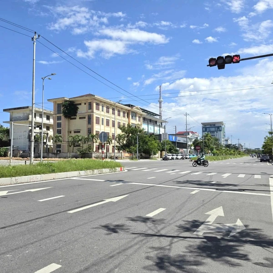 Bán nhà mặt tiền đường Phạm Văn Đồng, TP Huế, 250m2, đang cho thuê 30 triệu/tháng - Ảnh thu nhỏ 3