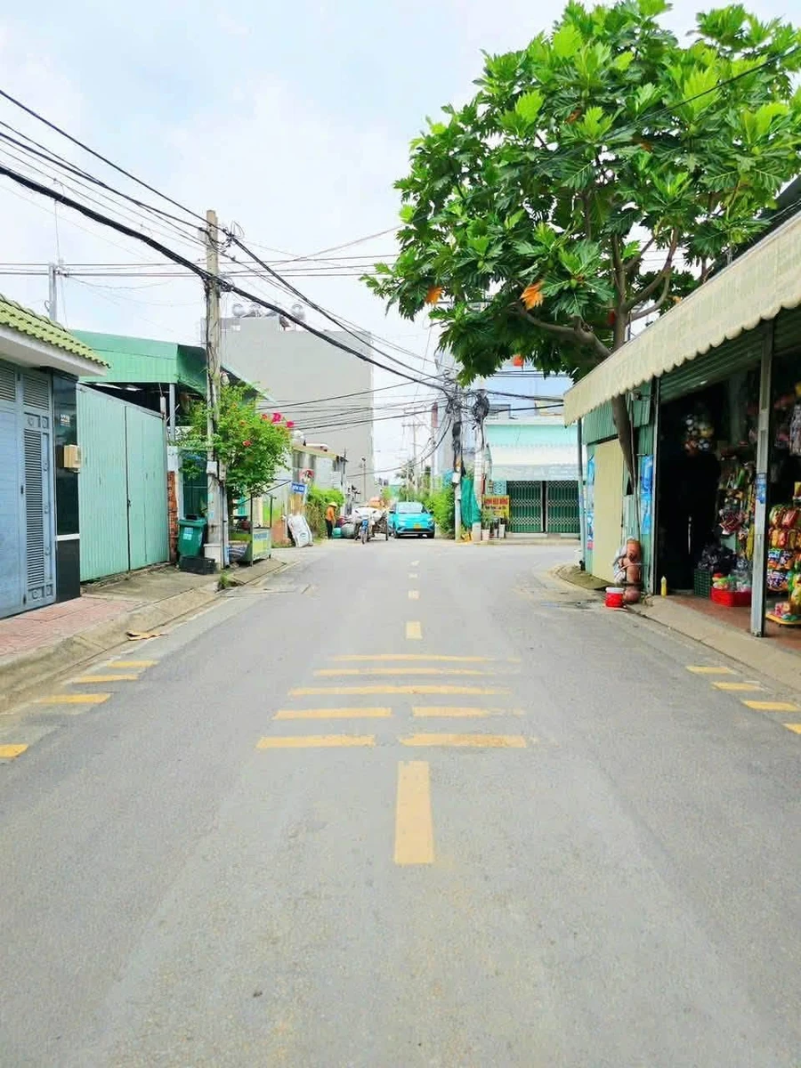 Bán nhà cấp 4 200m2 ngang 10,2m, ô tô vào nhà, đường Võ Văn Hát, Long Trường, Thủ Đức - Ảnh 1