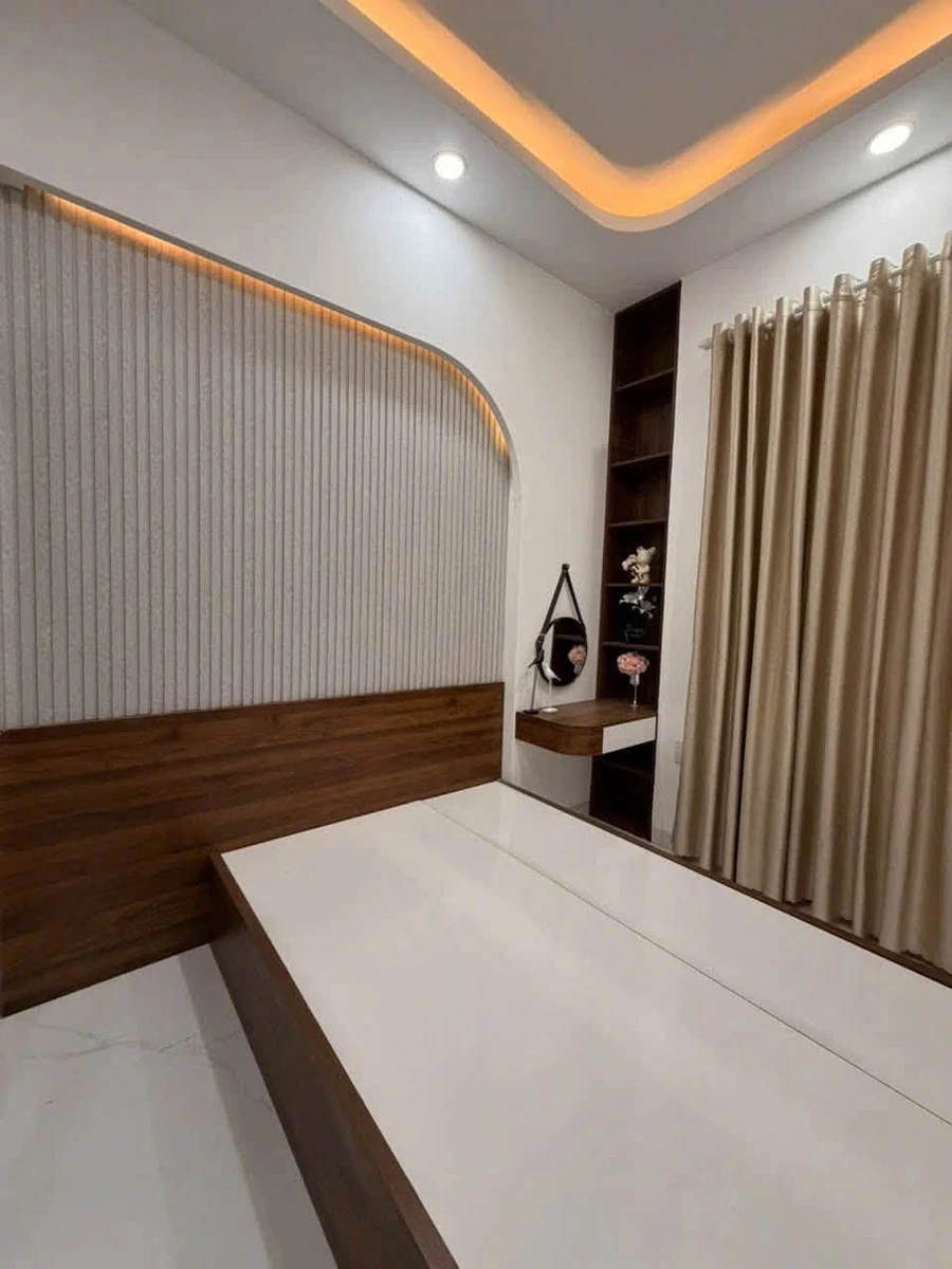 Bán nhà 1 trệt 1 lầu 43,3m² gần Võ Thị Sáu, 2 phòng ngủ, full nội thất, giá 3,39 tỷ - Ảnh thu nhỏ 4