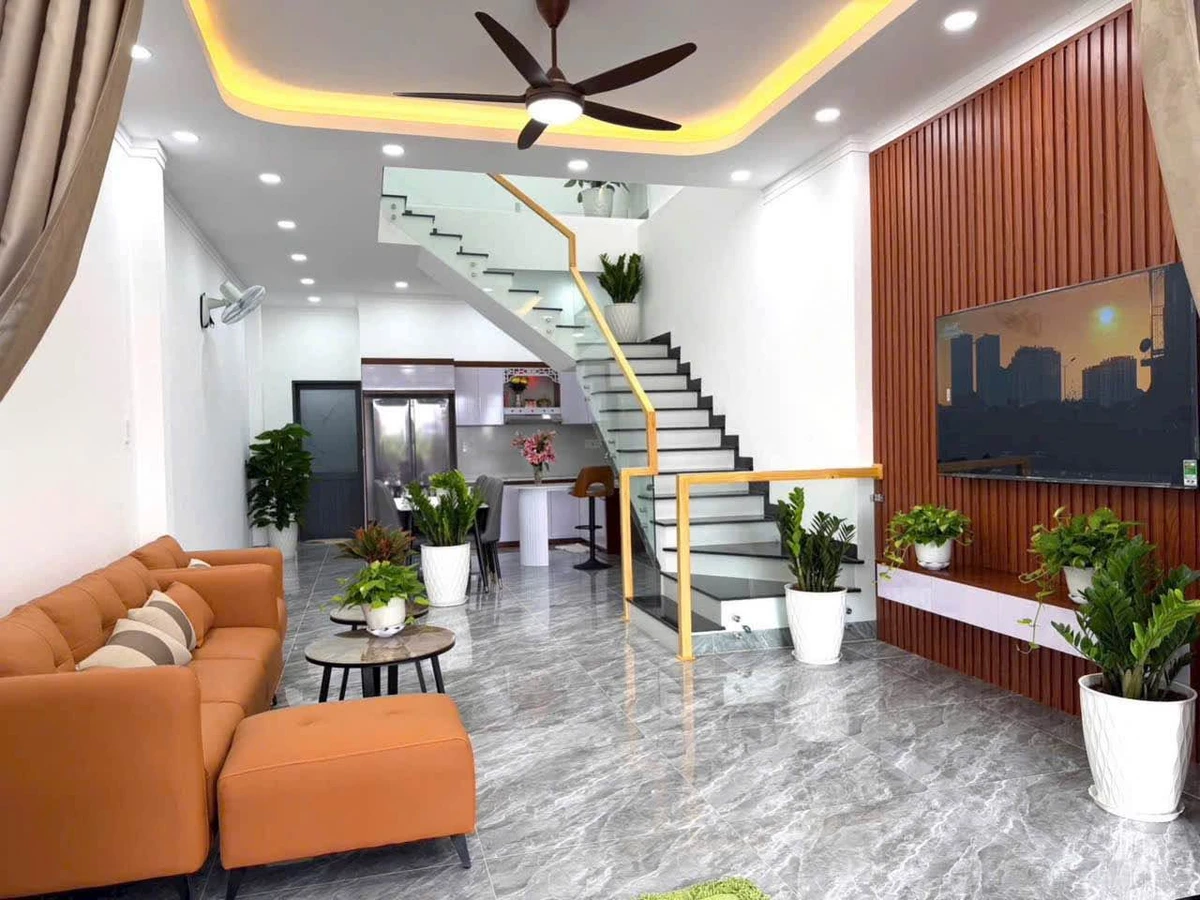 Bán nhà 2 tầng mới 4,5x20m hẻm 81 đường 19/5, Ea Kao, Đắk Lắk, giá 3,7 tỷ - Ảnh thu nhỏ 2