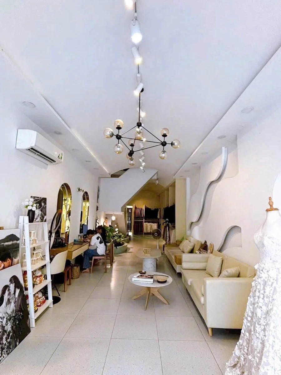 Bán nhà 1T-3L 5PN mặt tiền Phạm Văn Thuận, Đồng Nai, 111m2, 13 tỷ - Ảnh 1