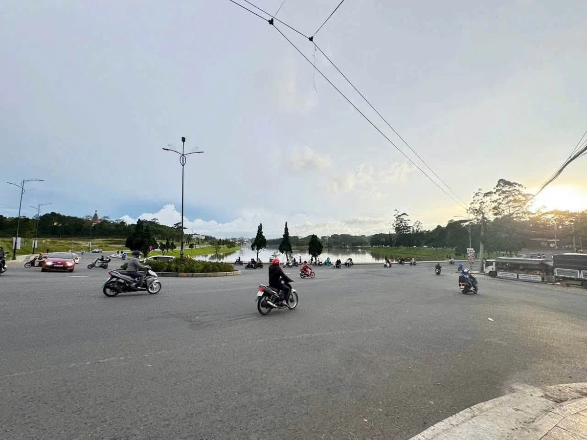 Bán đất biệt thự 200m2 Trạng Trình P9 Q1 giá 10,8 tỷ - Ảnh 1