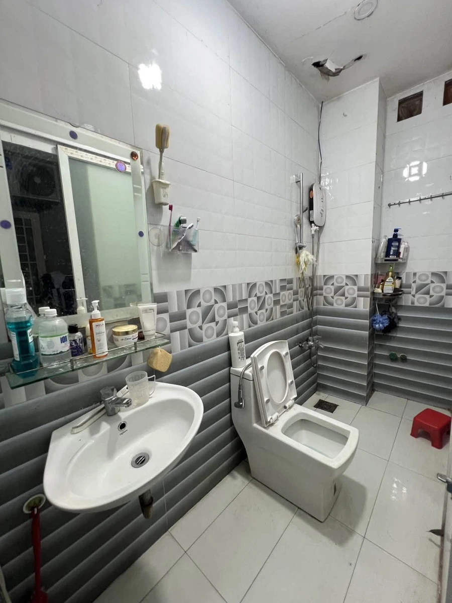 Nhà phố Thủ Đức 60m² 2 tầng, sổ hồng riêng, 4.8 tỷ - Ảnh thu nhỏ 5