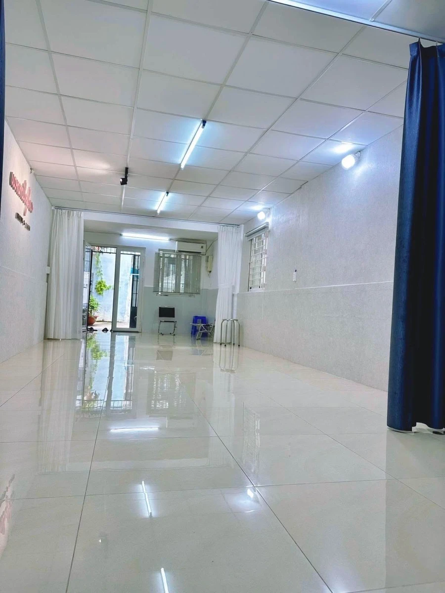 Bán nhà 2 tầng 58m2 nở hậu 3 phòng ngủ đường Huỳnh Văn Bánh, Phú Nhuận giá 7 tỷ - Ảnh 1