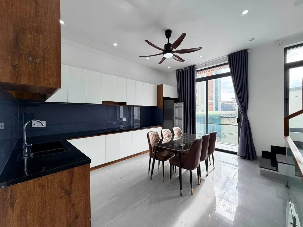 Bán nhà 3 tầng 170m² đầy đủ nội thất Nam Quốc Cang - Ảnh thu nhỏ 4