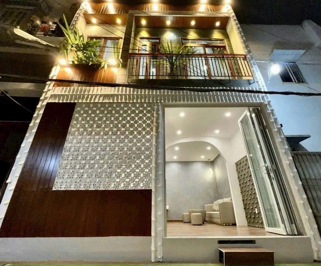 Bán nhà phố 30m² x 2 tầng sân thượng 3,78 tỷ Quận 7 - Ảnh 1