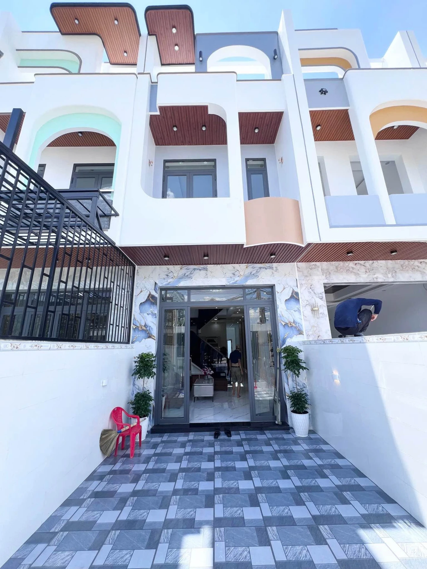 Bán nhà 1 lầu 1 trệt mặt tiền 136m² tại Cần Giuộc, Long An - Ảnh 1
