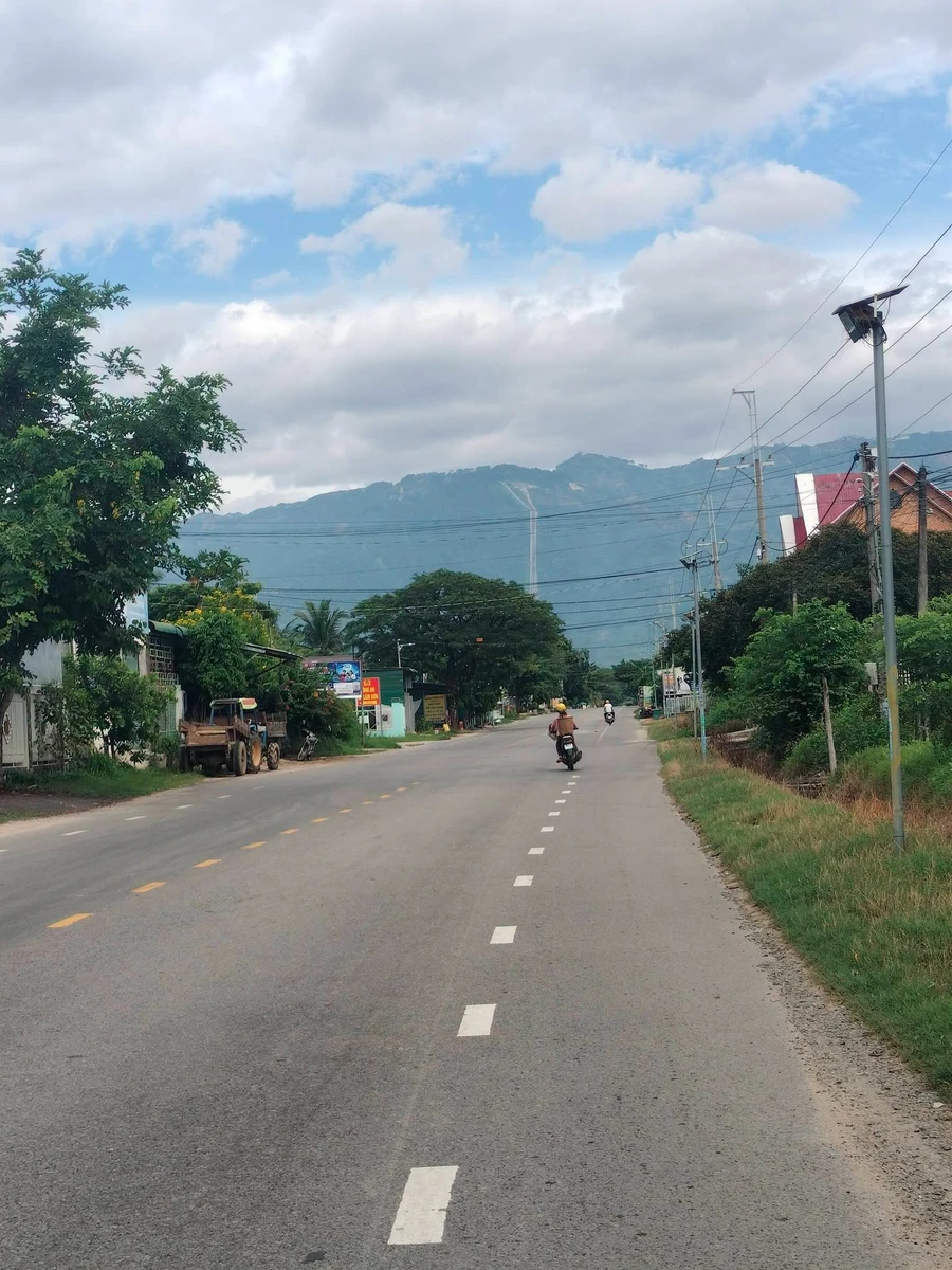Bán nhà mặt tiền Quốc lộ 27A, 260m², 2 phòng ngủ, 1,7 tỷ - Ảnh 1