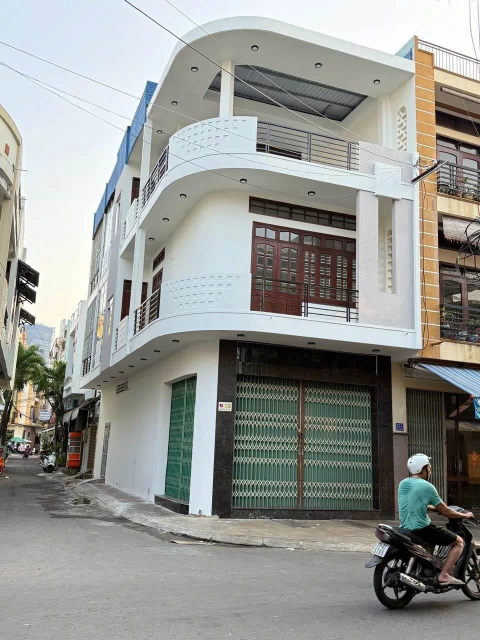 Bán nhà góc 2 mặt tiền Nguyễn Hữu Thọ 79m2, 5PN, gần chợ Đầm, giá 9,8 tỷ - Ảnh 1