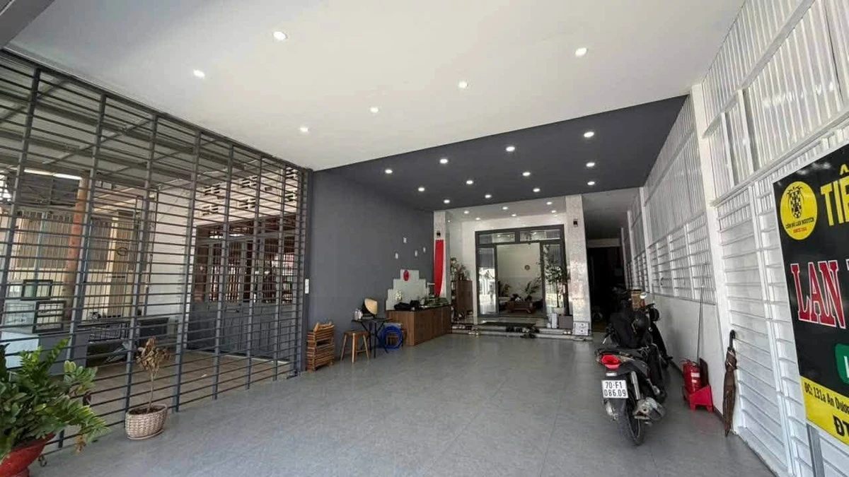 Bán nhà mặt tiền Tây Ninh 138m² 3 phòng ngủ, 3 tỷ 900 triệu - Ảnh thu nhỏ 2
