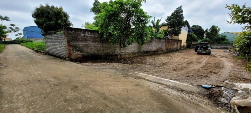 Chủ cần tiền cần bán gấp 391m2 tại xóm Đồng Bưng xã Nhuận Trạch huyện Lương Sơn HB
