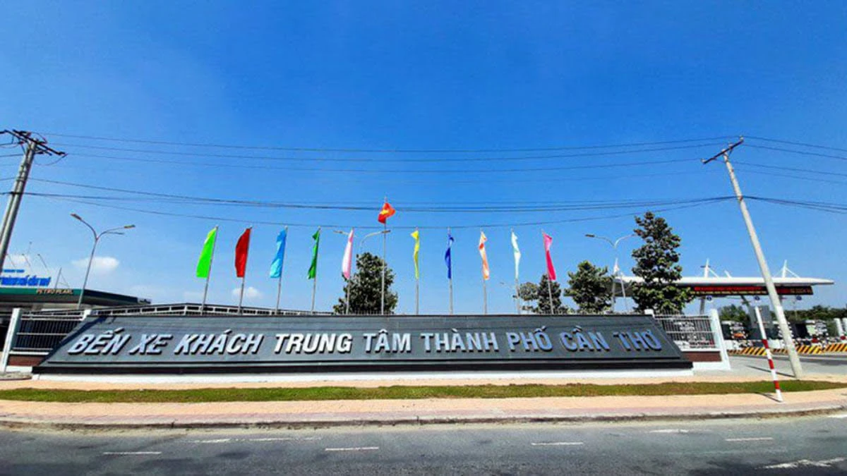 Bán nhà 2 lầu 4PN 240m² nội thất sang trọng Cần Thơ - Ảnh thu nhỏ 2